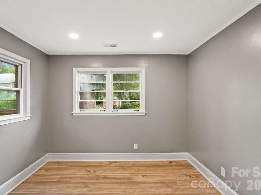 1626 Taylor Avenue, Charlotte, NC 28216.  MLS# CAR4387414, YatesRealty ID 26105. Primary Bedroom
