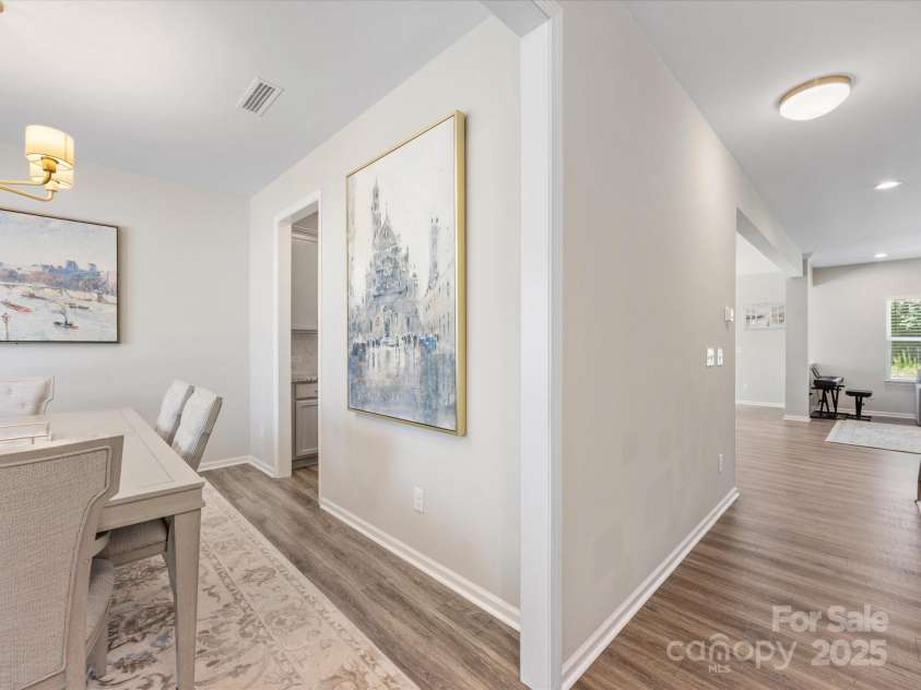 4014 Stockbrook Drive, Charlotte, NC 28215.  MLS# CAR4272265, YatesRealty ID 26105. 