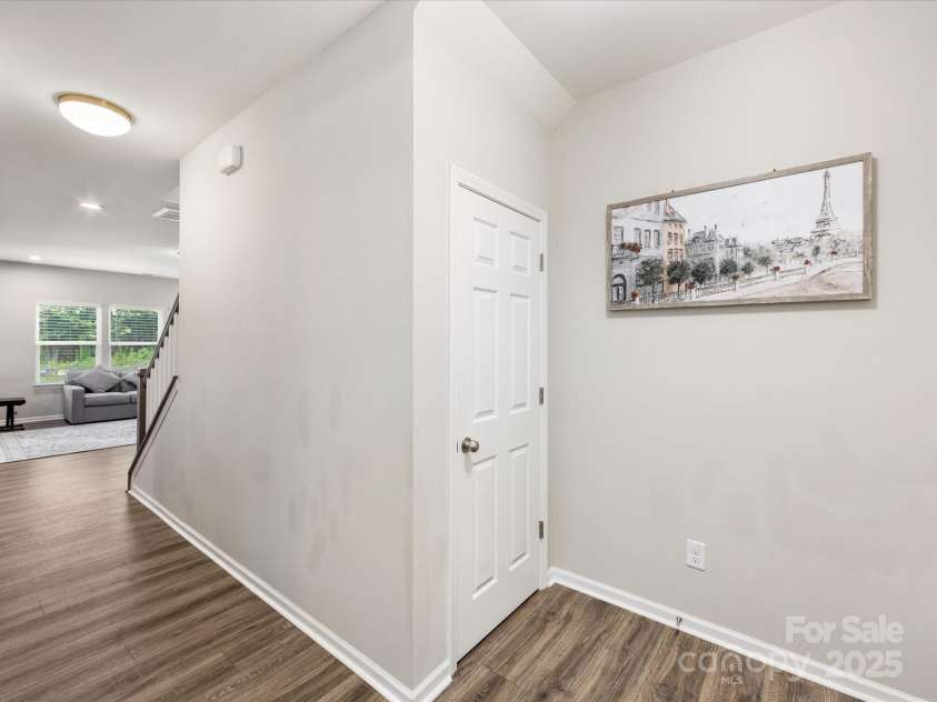 4014 Stockbrook Drive, Charlotte, NC 28215.  MLS# CAR4272265, YatesRealty ID 26105. 