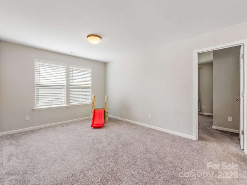 4014 Stockbrook Drive, Charlotte, NC 28215.  MLS# CAR4272265, YatesRealty ID 26105. 