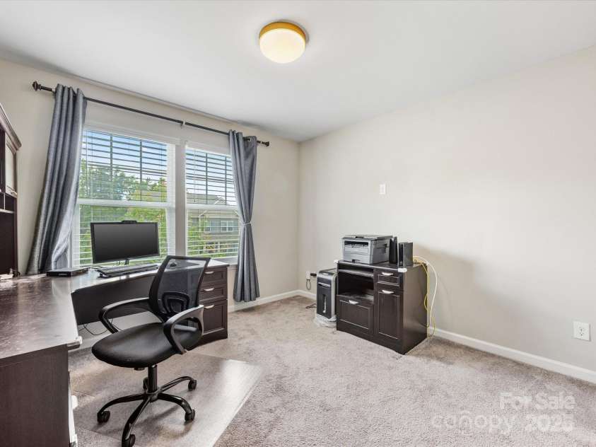 4014 Stockbrook Drive, Charlotte, NC 28215.  MLS# CAR4272265, YatesRealty ID 26105. 