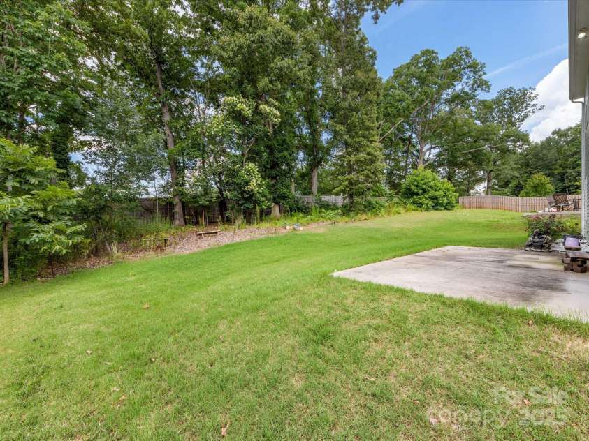 4014 Stockbrook Drive, Charlotte, NC 28215.  MLS# CAR4272265, YatesRealty ID 26105. 