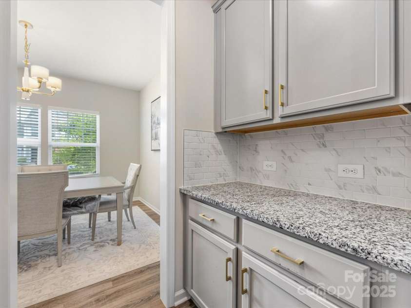 4014 Stockbrook Drive, Charlotte, NC 28215.  MLS# CAR4272265, YatesRealty ID 26105. Butler's Pantry