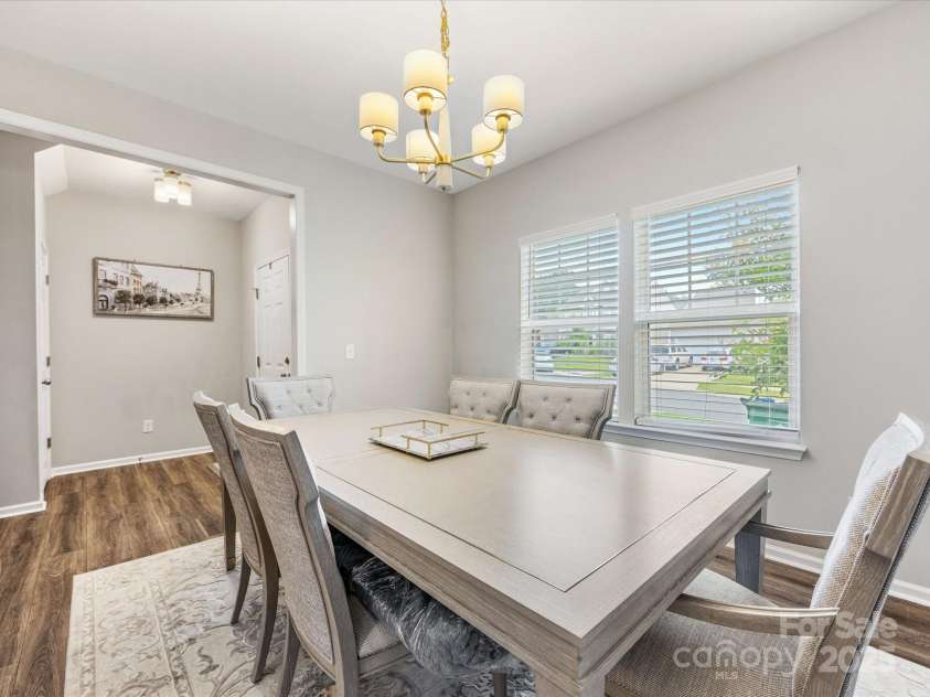 4014 Stockbrook Drive, Charlotte, NC 28215.  MLS# CAR4272265, YatesRealty ID 26105. Dining Room