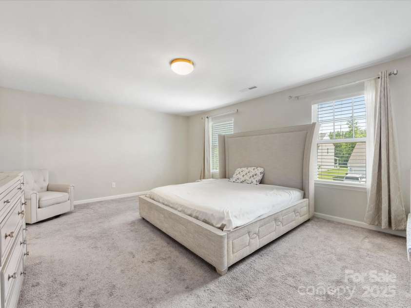 4014 Stockbrook Drive, Charlotte, NC 28215.  MLS# CAR4272265, YatesRealty ID 26105. Primary Bedroom