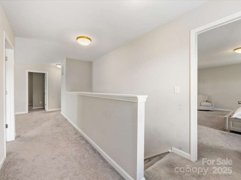 4014 Stockbrook Drive, Charlotte, NC 28215.  MLS# CAR4272265, YatesRealty ID 26105. Upstairs Landing