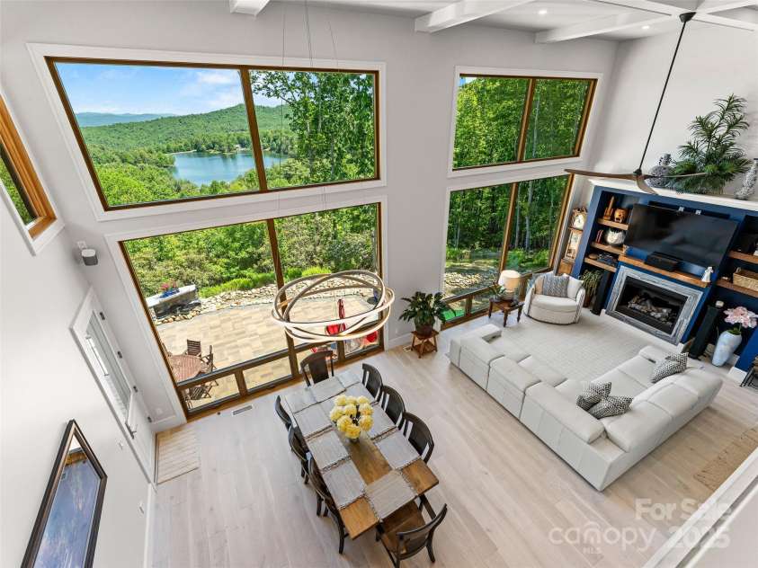 147 Nassau Ridge, Brevard, NC 28712.  MLS# CAR4275711, YatesRealty ID 26106. 