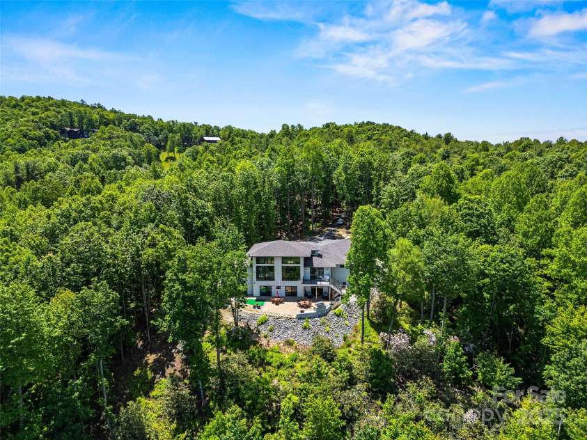 147 Nassau Ridge, Brevard, NC 28712.  MLS# CAR4275711, YatesRealty ID 26106. 