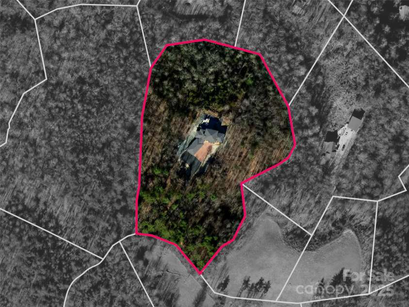 147 Nassau Ridge, Brevard, NC 28712.  MLS# CAR4275711, YatesRealty ID 26106. 