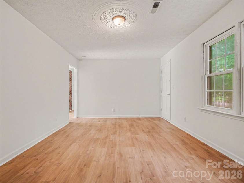 211 Lakeview Road, Cherryville, NC 28021.  MLS# CAR4387475, YatesRealty ID 26106. 
