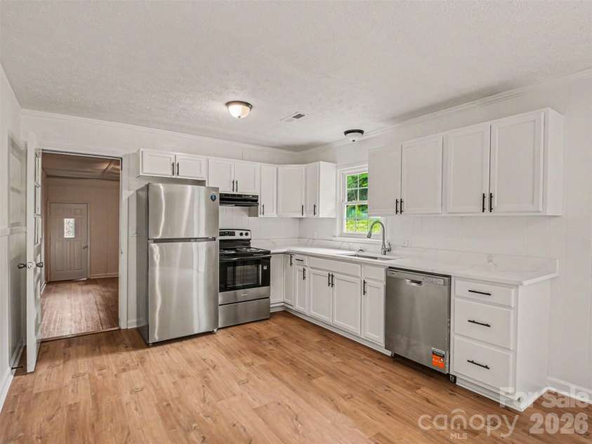 211 Lakeview Road, Cherryville, NC 28021.  MLS# CAR4387475, YatesRealty ID 26106. 