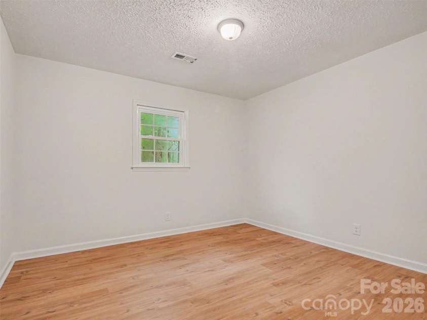 211 Lakeview Road, Cherryville, NC 28021.  MLS# CAR4387475, YatesRealty ID 26106. 