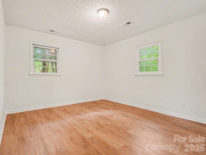 211 Lakeview Road, Cherryville, NC 28021.  MLS# CAR4387475, YatesRealty ID 26106. 