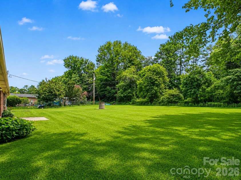 211 Lakeview Road, Cherryville, NC 28021.  MLS# CAR4387475, YatesRealty ID 26106. 