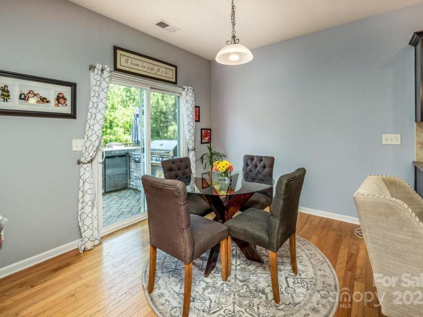 134 Cherry Bark Drive, Mooresville, NC 28117.  MLS# CAR4274473, YatesRealty ID 26107. Breakfast Area Open to Kitchen