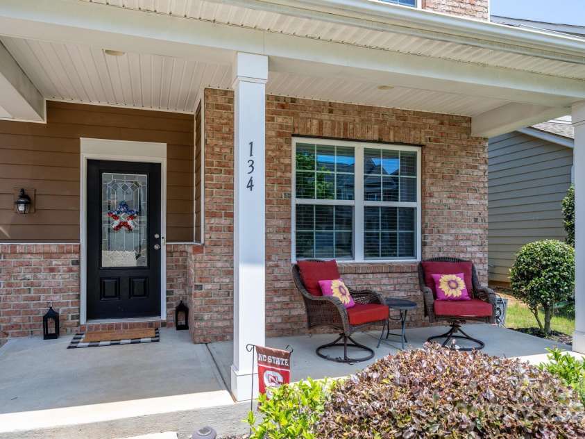 134 Cherry Bark Drive, Mooresville, NC 28117.  MLS# CAR4274473, YatesRealty ID 26107. Covered Front Porch