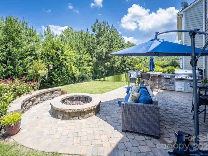 134 Cherry Bark Drive, Mooresville, NC 28117.  MLS# CAR4274473, YatesRealty ID 26107. Fenced Backyard