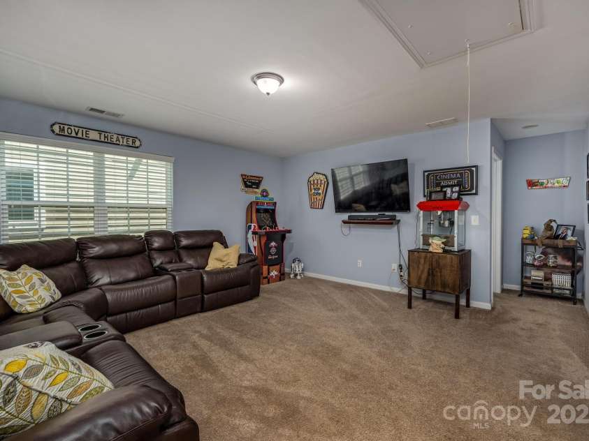 134 Cherry Bark Drive, Mooresville, NC 28117.  MLS# CAR4274473, YatesRealty ID 26107. Oversized Family Room