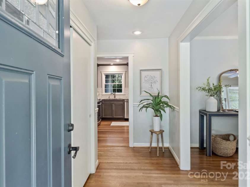 1522 Barberry Court, Charlotte, NC 28211.  MLS# CAR4258498, YatesRealty ID 2611. Step inside and discover beautiful hardwood floors throughout most of the home.