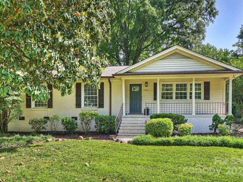 1522 Barberry Court, Charlotte, NC 28211.  MLS# CAR4258498, YatesRealty ID 2611. Welcome to 1522 Barberry Court, a move-in ready, charming brick ranch situated on a quiet cul-de-sac!