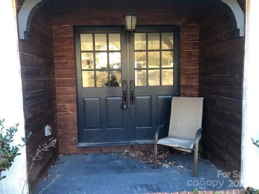 809 Briarcliff Road, Gastonia, NC 28056.  MLS# CAR4333745, YatesRealty ID 2611. 