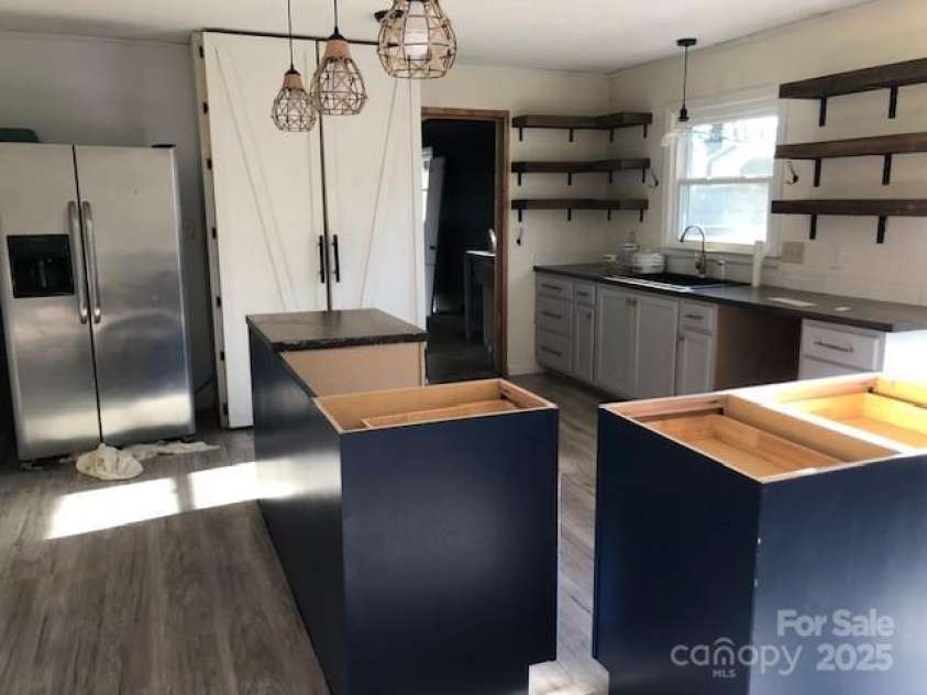 809 Briarcliff Road, Gastonia, NC 28056.  MLS# CAR4333745, YatesRealty ID 2611. 