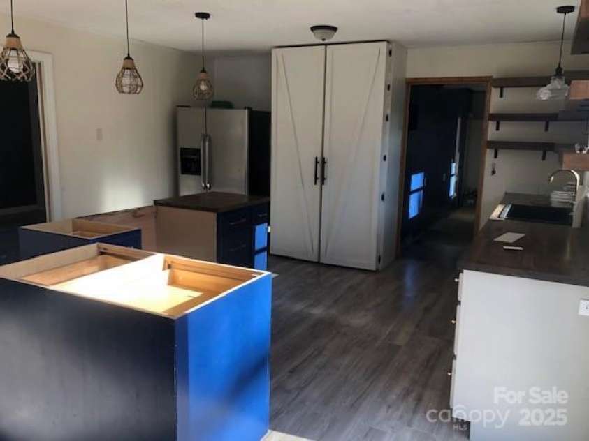 809 Briarcliff Road, Gastonia, NC 28056.  MLS# CAR4333745, YatesRealty ID 2611. 