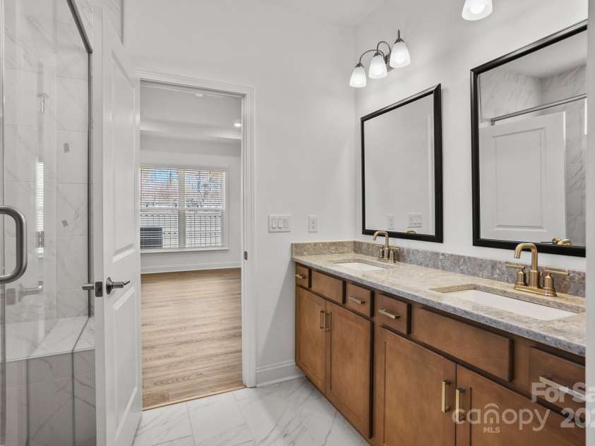 1006 Kinship Drive, Lancaster, SC 29720.  MLS# CAR4273737, YatesRealty ID 26110. Owner's Bath