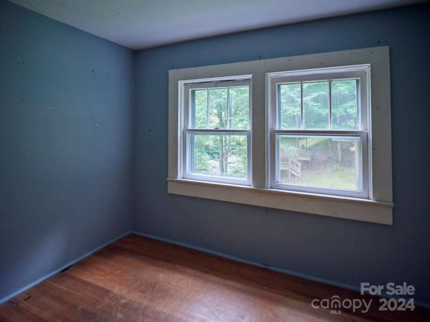 245 Tom Laws Lane, Elk Park, NC 28622.  MLS# CAR4182537, YatesRealty ID 26111. 