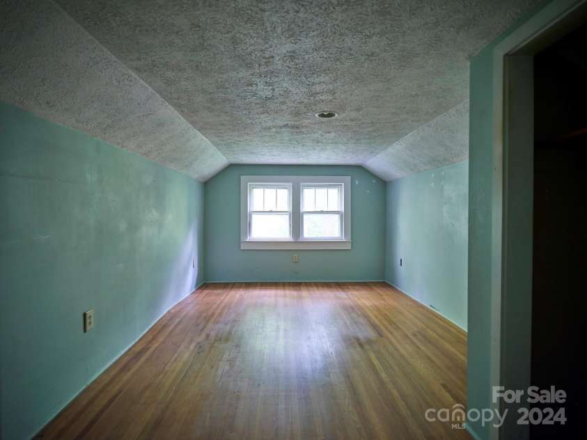 245 Tom Laws Lane, Elk Park, NC 28622.  MLS# CAR4182537, YatesRealty ID 26111. 