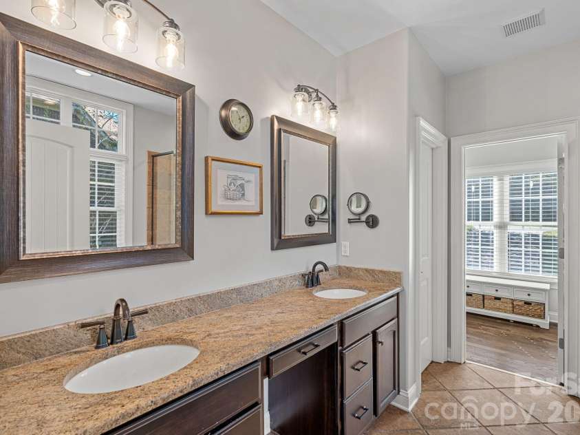 7809 Oak Haven Lane, Stanley, NC 28164.  MLS# CAR4387543, YatesRealty ID 26111. 