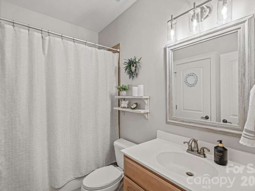 7809 Oak Haven Lane, Stanley, NC 28164.  MLS# CAR4387543, YatesRealty ID 26111. 
