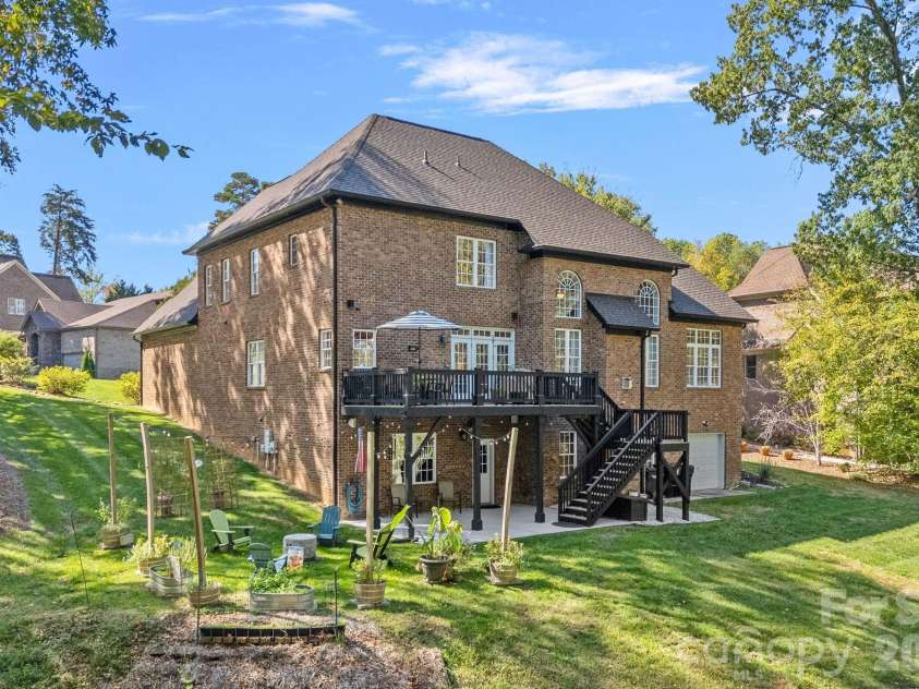 7809 Oak Haven Lane, Stanley, NC 28164.  MLS# CAR4387543, YatesRealty ID 26111. 