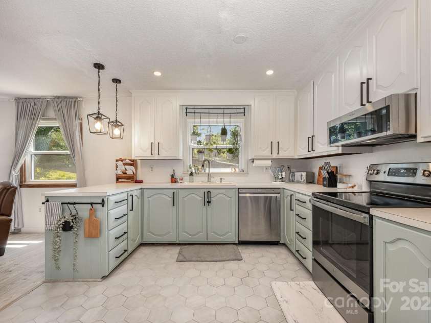 301 Rosemont Avenue, Concord, NC 28025.  MLS# CAR4275939, YatesRealty ID 26112. 