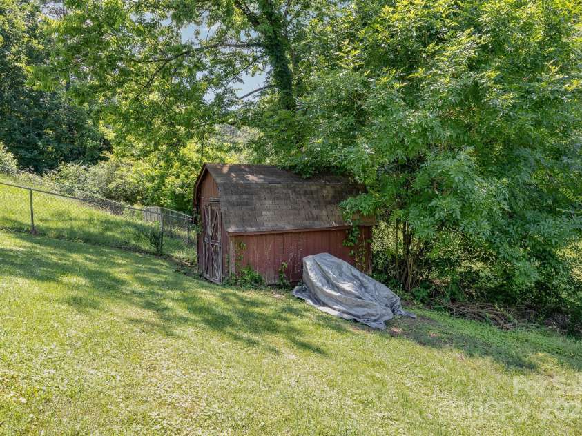 301 Rosemont Avenue, Concord, NC 28025.  MLS# CAR4275939, YatesRealty ID 26112. 