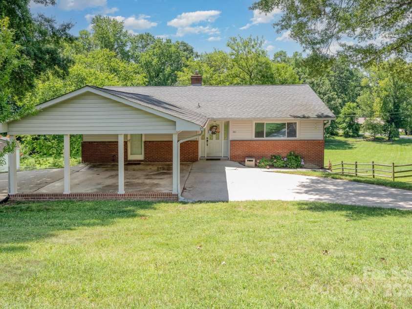 301 Rosemont Avenue, Concord, NC 28025.  MLS# CAR4275939, YatesRealty ID 26112. 