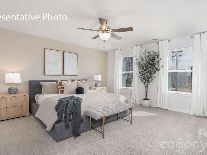 6605 Barcelona Way, Charlotte, NC 28214.  MLS# CAR4387553, YatesRealty ID 26112. 