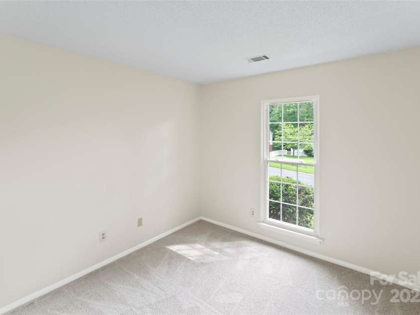 10016 Heathergate Lane, Mint Hill, NC 28227.  MLS# CAR4270062, YatesRealty ID 26113. 