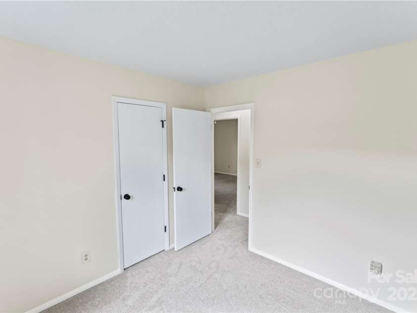 10016 Heathergate Lane, Mint Hill, NC 28227.  MLS# CAR4270062, YatesRealty ID 26113. 