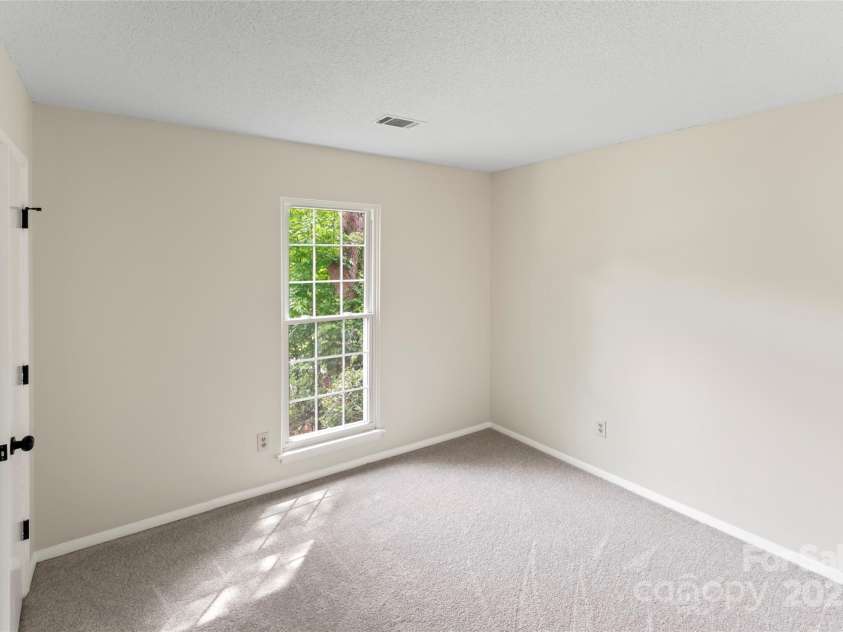 10016 Heathergate Lane, Mint Hill, NC 28227.  MLS# CAR4270062, YatesRealty ID 26113. 