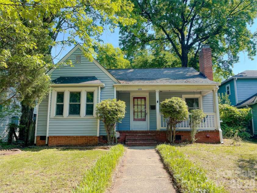 2105 Chesterfield Avenue, Charlotte, NC 28205.  MLS# CAR4387412, YatesRealty ID 26114. 