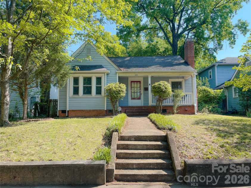 2105 Chesterfield Avenue, Charlotte, NC 28205.  MLS# CAR4387412, YatesRealty ID 26114. 