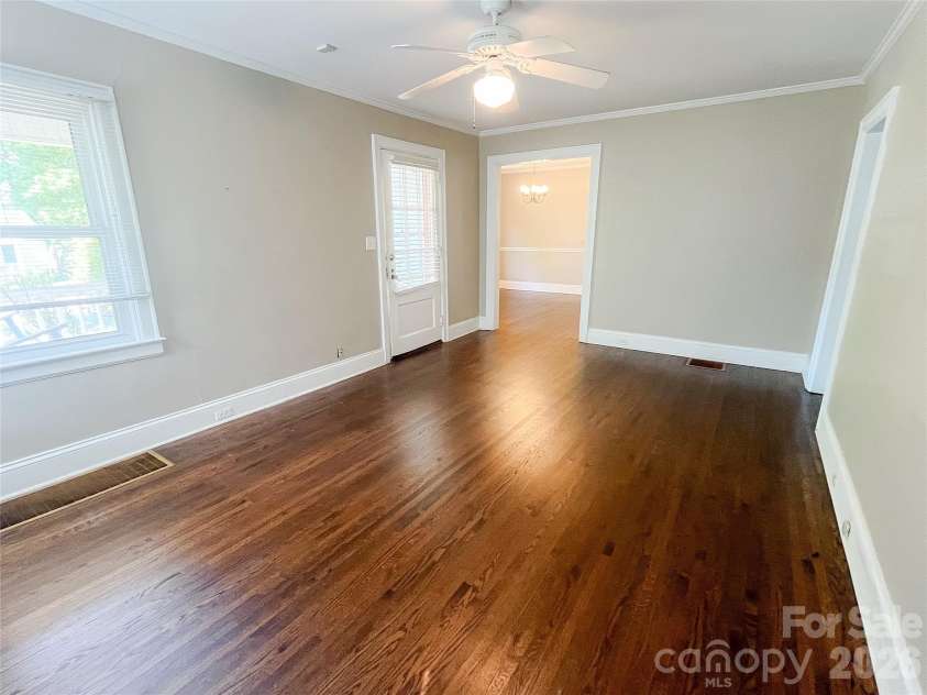2105 Chesterfield Avenue, Charlotte, NC 28205.  MLS# CAR4387412, YatesRealty ID 26114. 