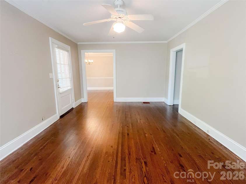 2105 Chesterfield Avenue, Charlotte, NC 28205.  MLS# CAR4387412, YatesRealty ID 26114. 
