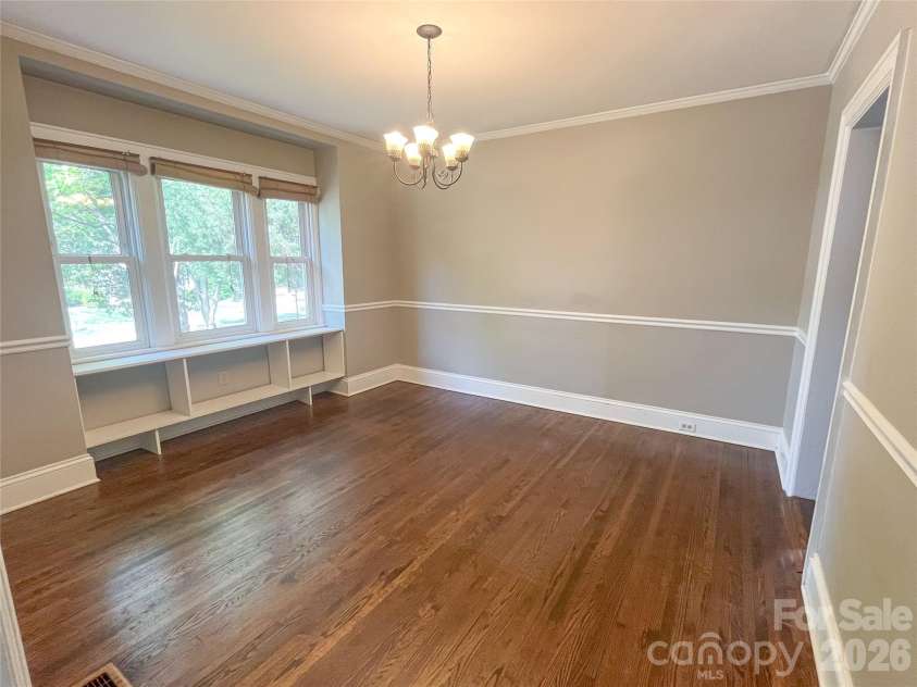 2105 Chesterfield Avenue, Charlotte, NC 28205.  MLS# CAR4387412, YatesRealty ID 26114. 