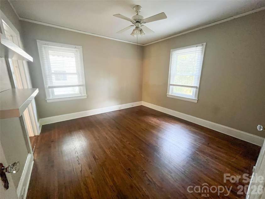 2105 Chesterfield Avenue, Charlotte, NC 28205.  MLS# CAR4387412, YatesRealty ID 26114. 