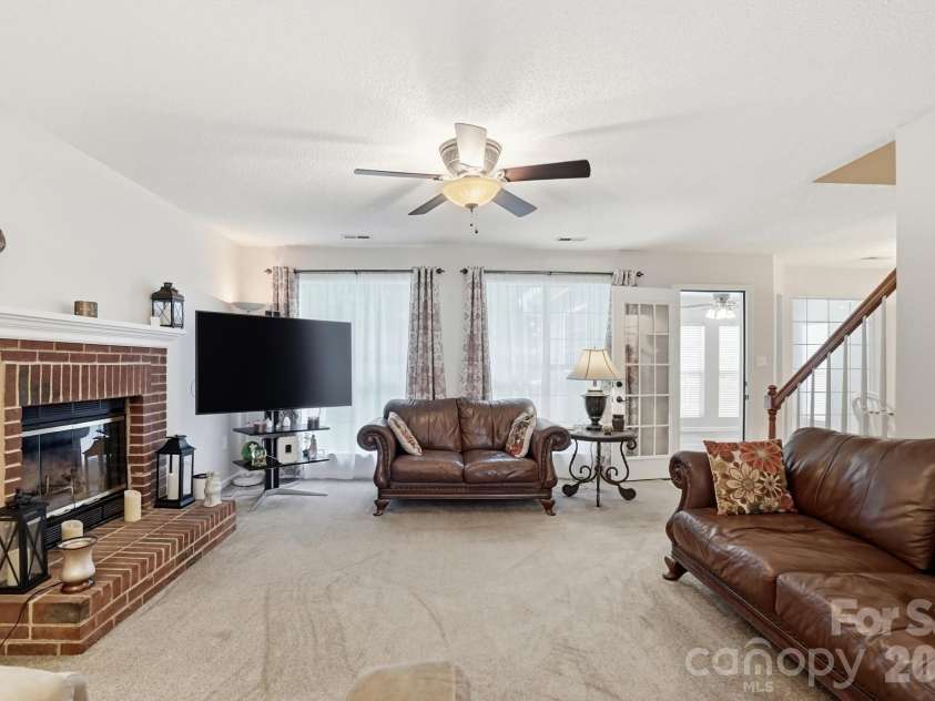 6000 Carriage Oaks Drive, Charlotte, NC 28262.  MLS# CAR4386305, YatesRealty ID 26115. 