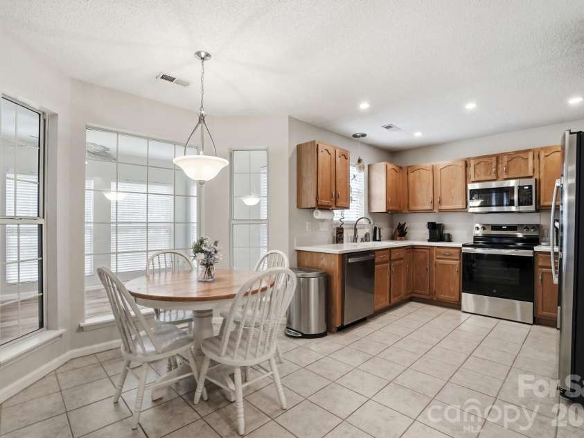 6000 Carriage Oaks Drive, Charlotte, NC 28262.  MLS# CAR4386305, YatesRealty ID 26115. 