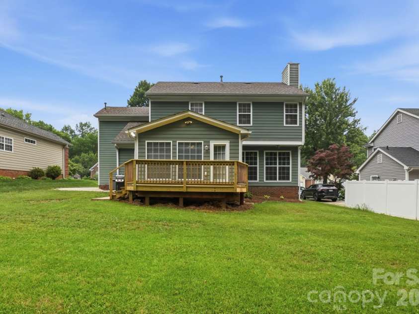 6000 Carriage Oaks Drive, Charlotte, NC 28262.  MLS# CAR4386305, YatesRealty ID 26115. 