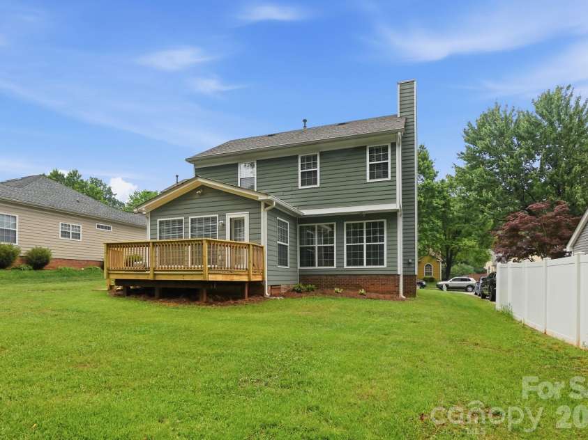 6000 Carriage Oaks Drive, Charlotte, NC 28262.  MLS# CAR4386305, YatesRealty ID 26115. 